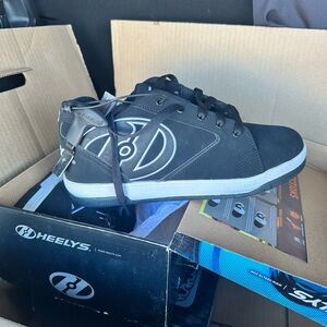 Heelys Black and White Sneakers